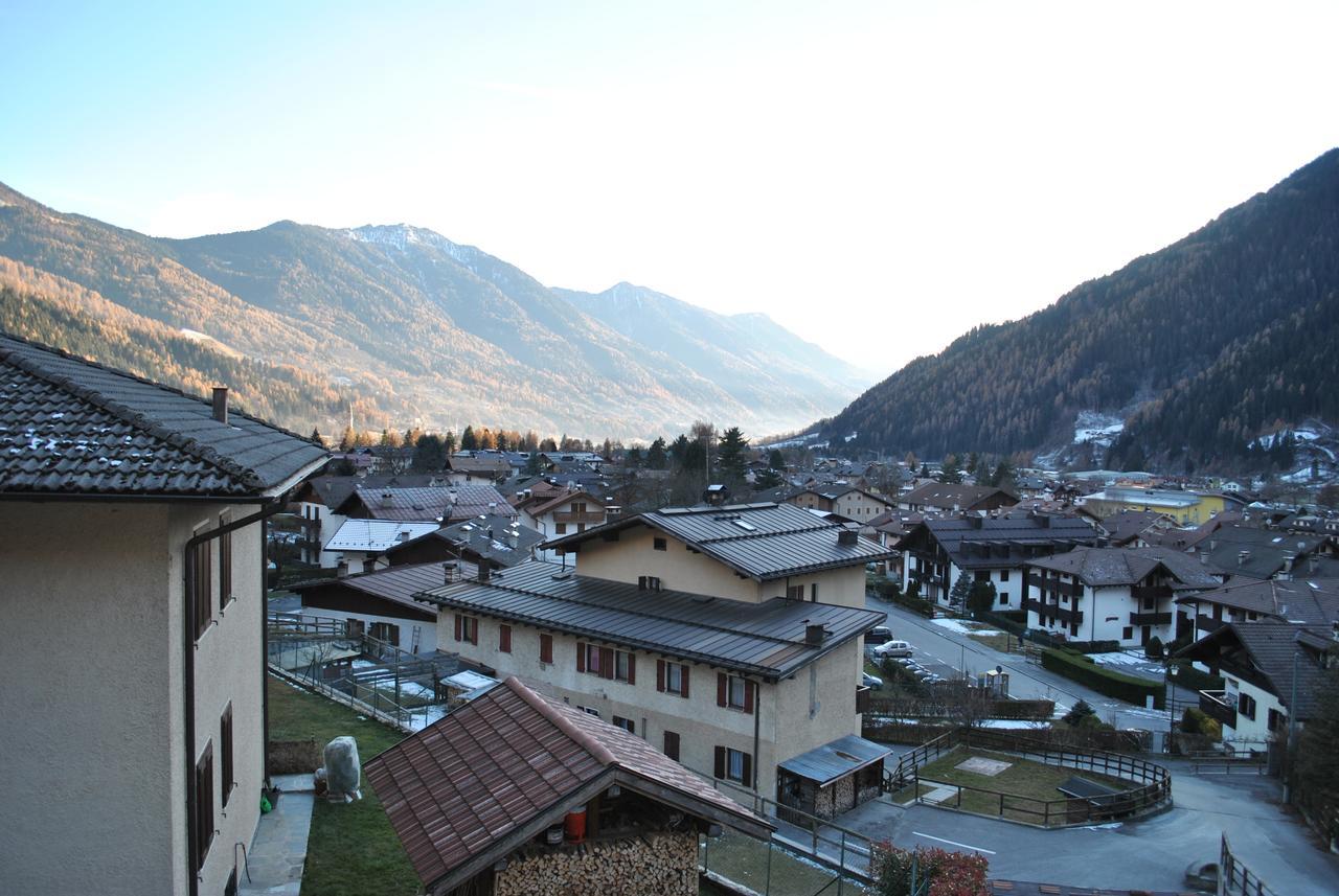 Villetta Con Giardino E Panorama Apartamento Carisolo Exterior foto